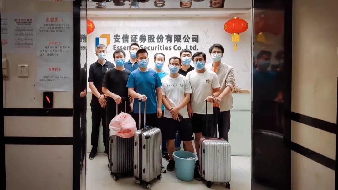 深圳疫情平稳可控，市民生活有序恢复