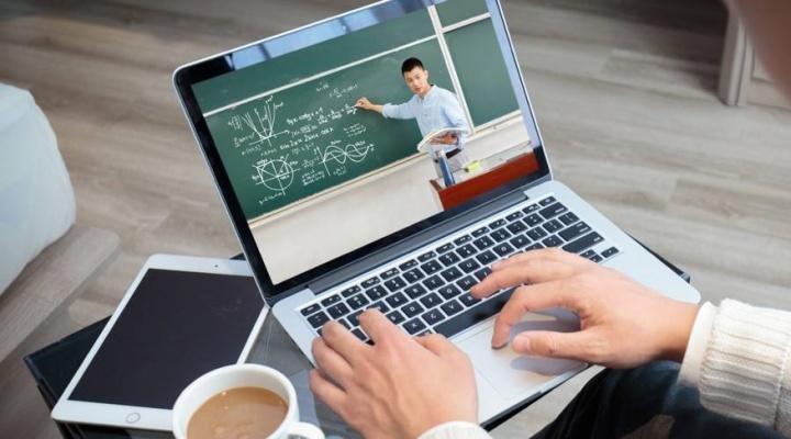 2021疫情下的北京停课，一座城的坚守与温度