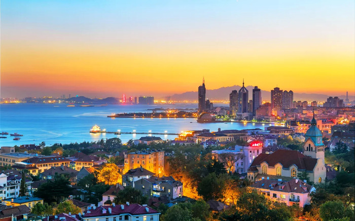 青岛不让进，一座城市的困境与抉择