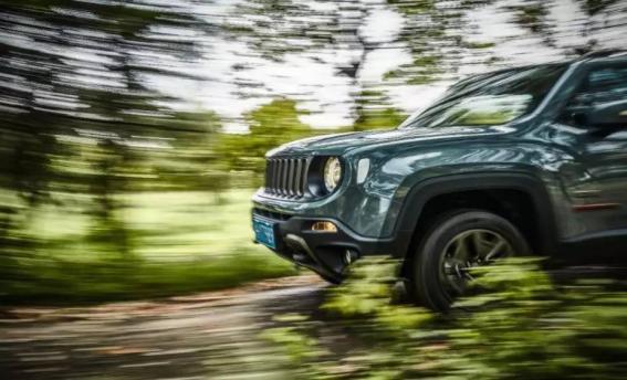 驾驭荒野的灵魂，JeeP自由人3.7的硬核传奇