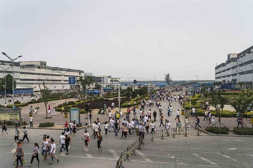 郑州富士康2021年，巅峰时期员工规模超30万的iPhone之城