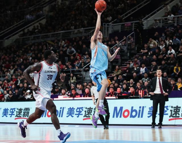 新疆2例无症状感染者在成都，疫情防控不松懈，科学应对是关键