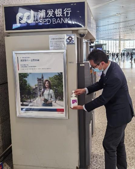 上海宣布中风险地区，精准防控下的城市保卫战