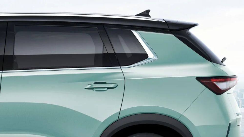 五菱首款越野车五菱越境震撼登场，平民越野新纪元开启