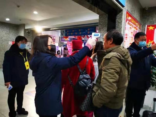 武汉地铁出行指南，乘坐地铁还需要扫健康码吗？