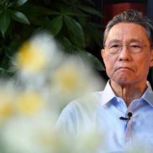 钟南山，专家组组长的担当与力量