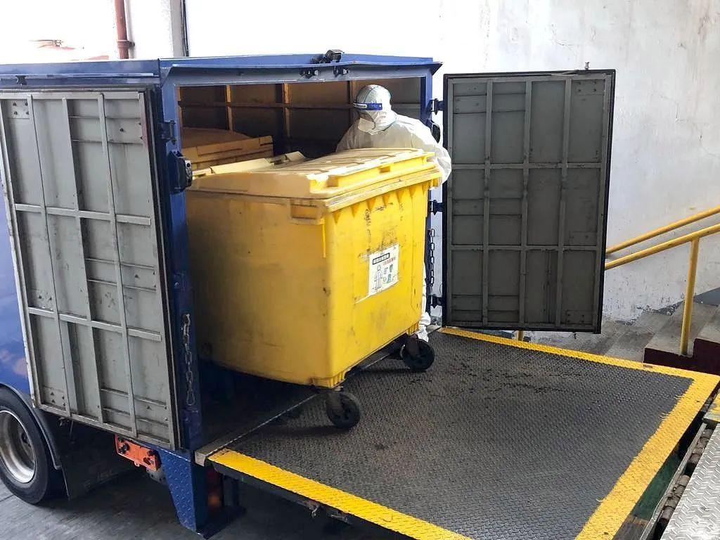 南京新冠阳性检测者活动轨迹公布，市民需加强防护与自查