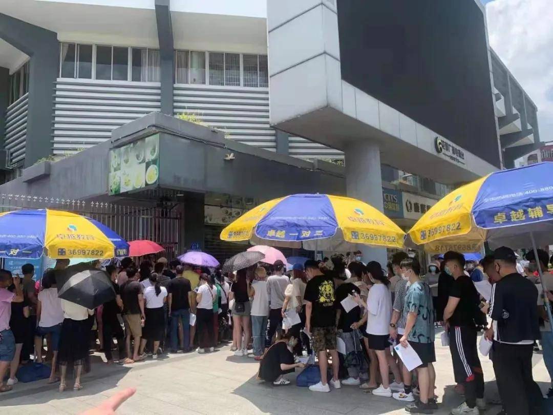 五次会面，一座城与一个声音的抗疫记忆