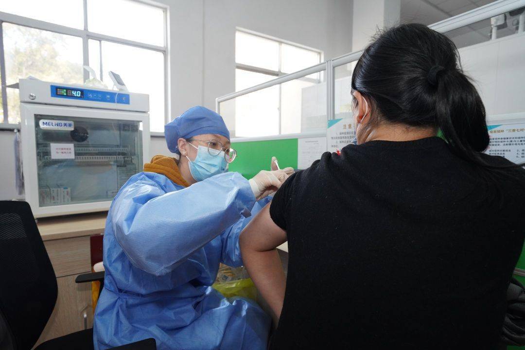 平度疫情下的全民疫苗接种，关键时间节点与集体行动纪实