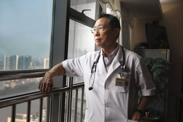 钟南山他传，一座会呼吸的民族丰碑