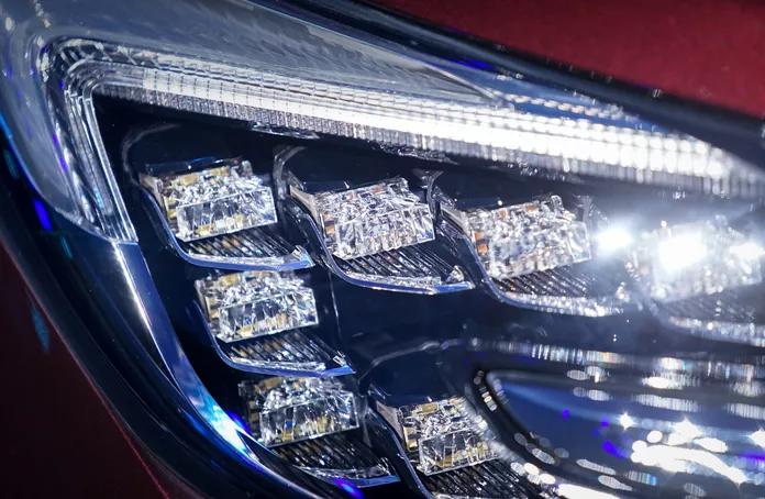 GL8属于小型车还是大型车？