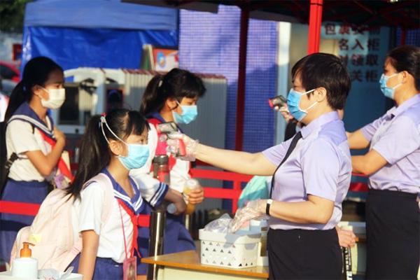 全球累计确诊逾2279万例，疫情下的挑战与反思