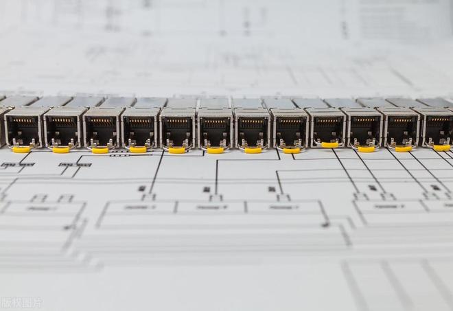 华工科技今日领涨，光模块龙头再显硬科技本色