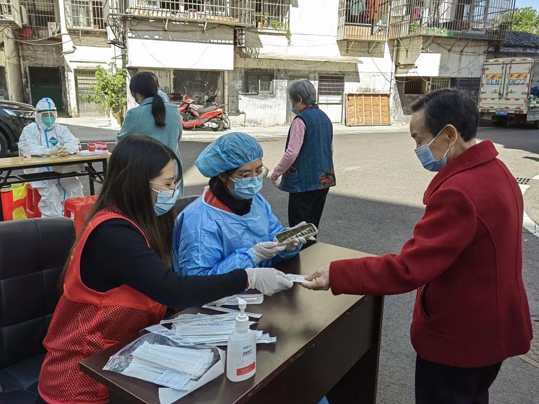 上海疫情的发生与演变，从精准防控到全域静态管理的挑战