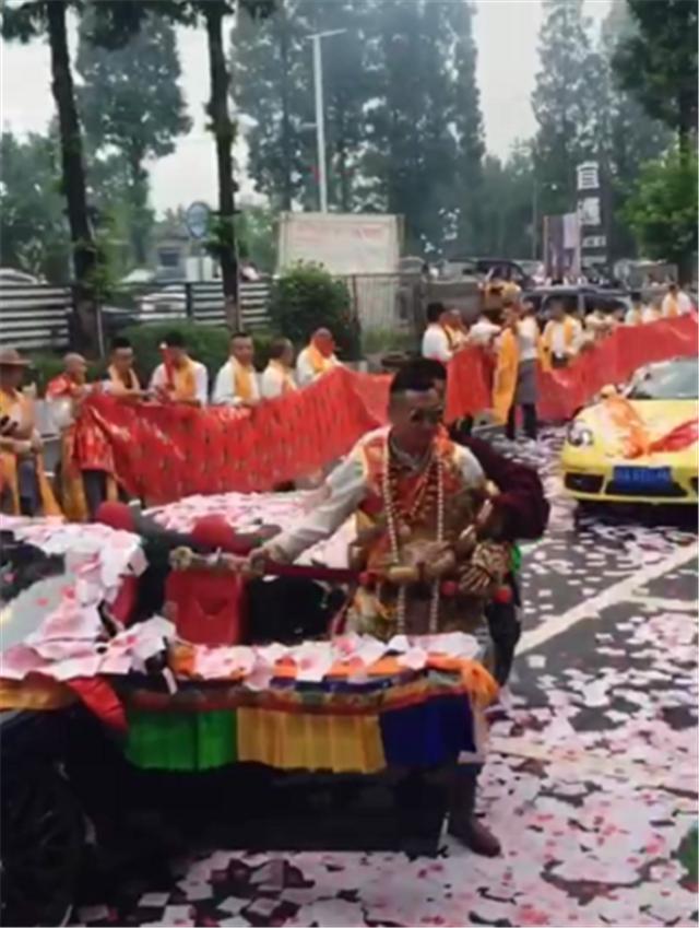 当A4遇上奥迪，一场关于纸张与豪车的奇妙误会