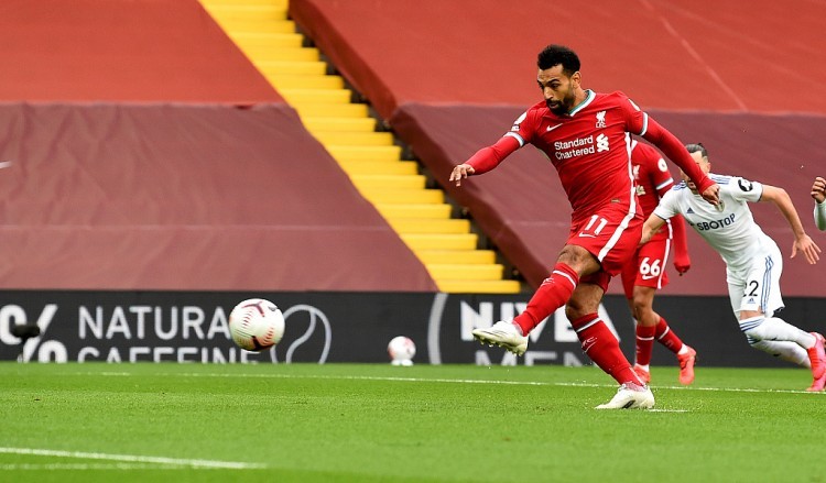 一球成名,深大BBS连过数人进球的传奇瞬间 一球成名,深大BBS连过数人进球的传奇瞬间