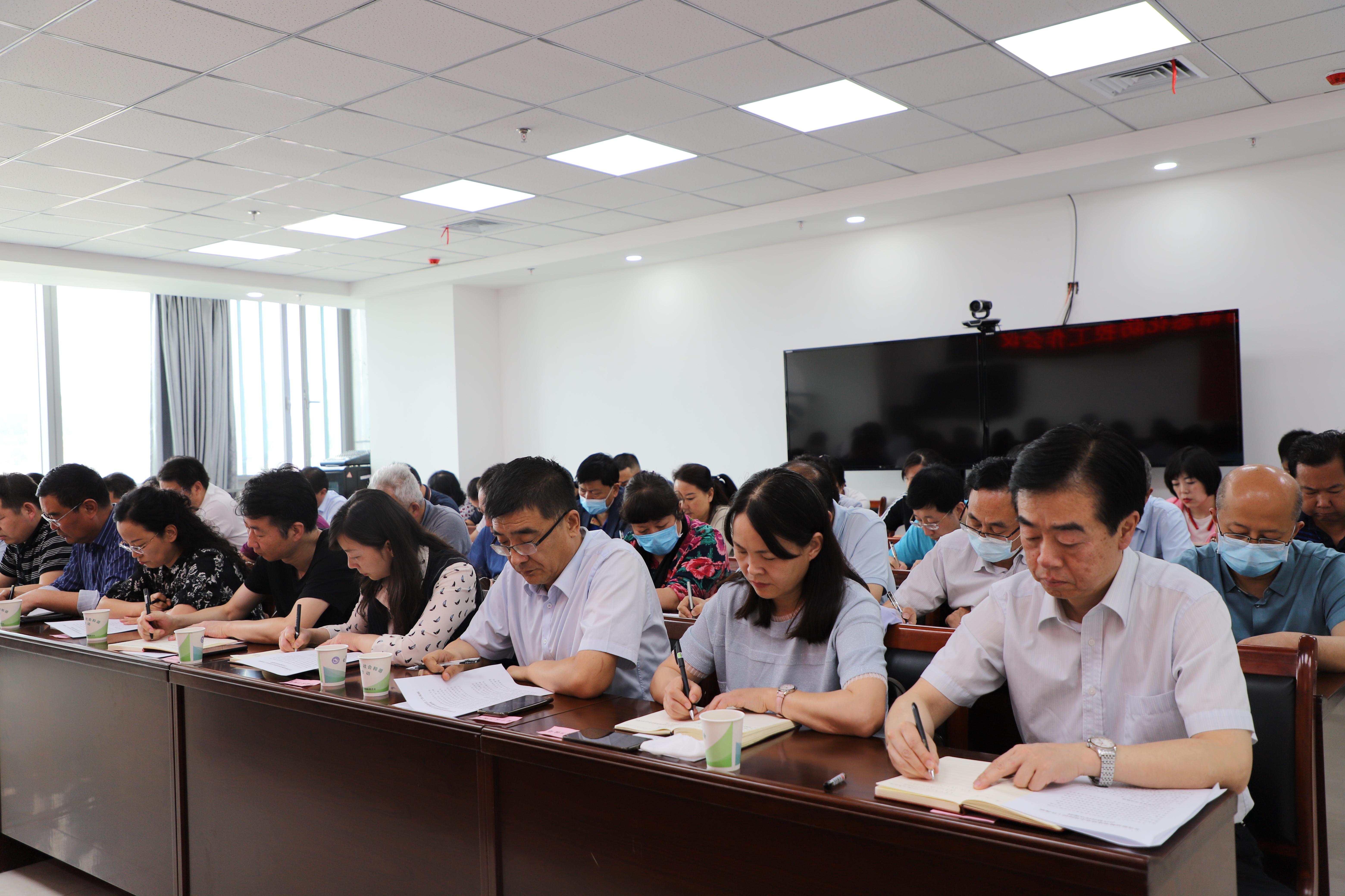 郑州大学为何迟迟未开学？疫情常态化下的高校管理之困