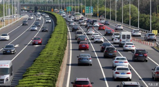 2024年春节高速免费通行指南，8座客车是否免费？