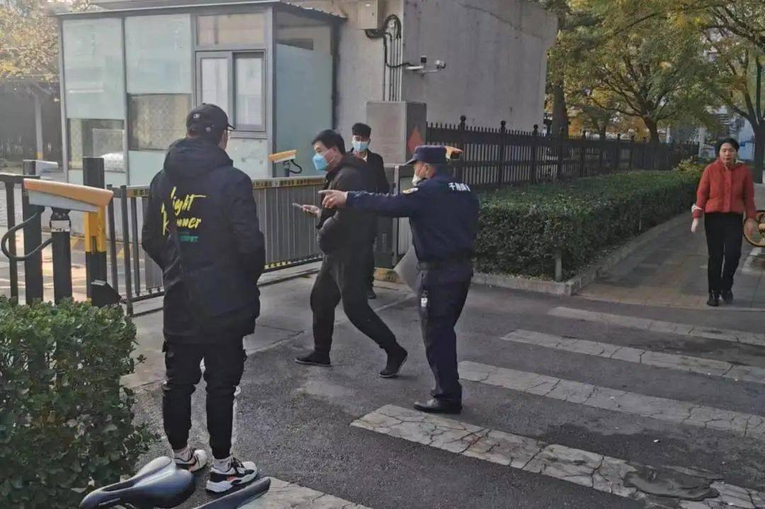 石景山围城，当出轨被疫情焊在一起