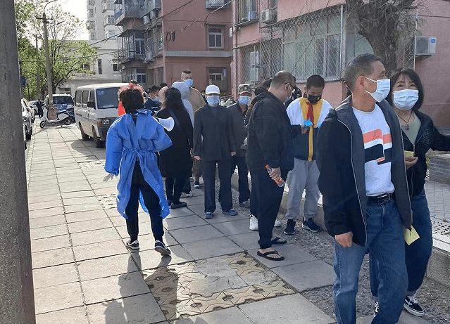 石景山围城，当出轨被疫情焊在一起