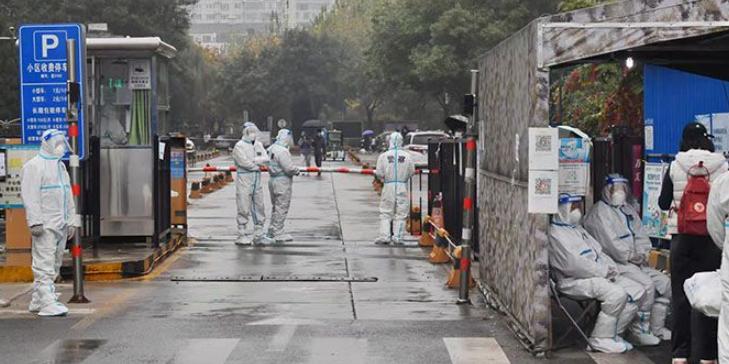 北京防疫升级，中风险警示下的城市坚守