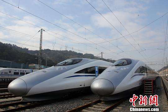 G11次列车，跨越山河的陆地航班与它的上海时刻