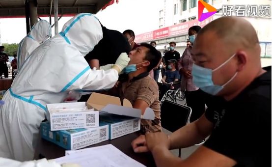 返乡人员核酸检测费用谁出？政策与现实之间的博弈