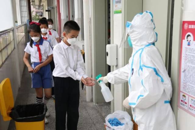深圳学生感染新冠肺炎，挑战、应对与思考