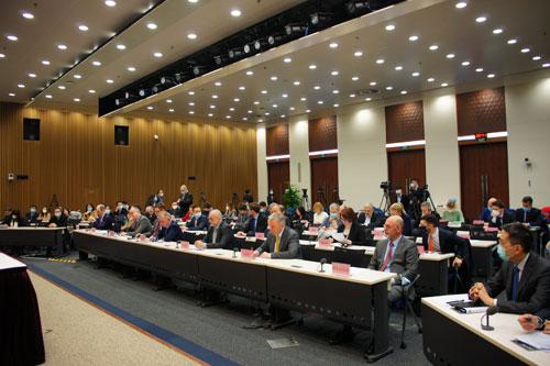 科学溯源应摒弃政治干扰，中国拒绝世卫二次调查彰显原则立场