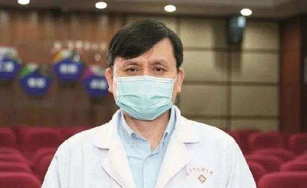 张文宏谈中国抗疫，行政手段是战时铠甲，但非终极答案