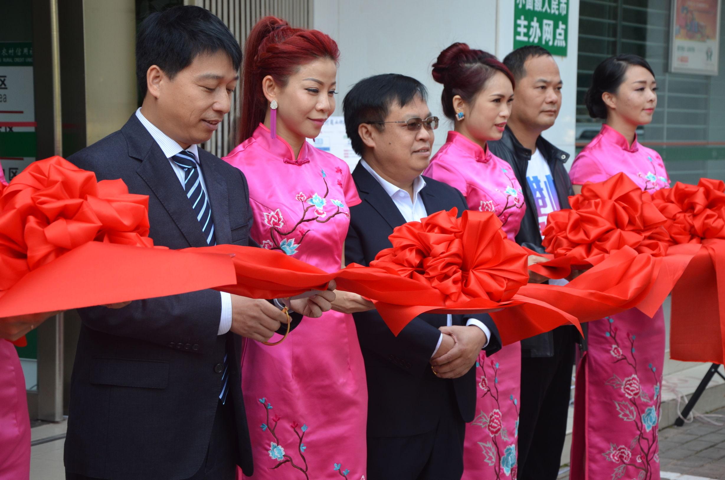 东兴镇疫情，小城大爱，共筑生命防线