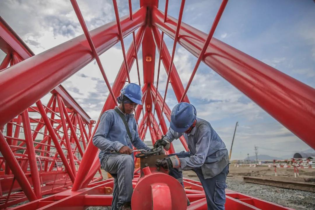 防疫新十条发布，精准防控下的民生温度与复苏信号