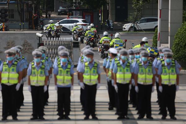 上海社会面清零，阶段性成果与常态化防控新起点