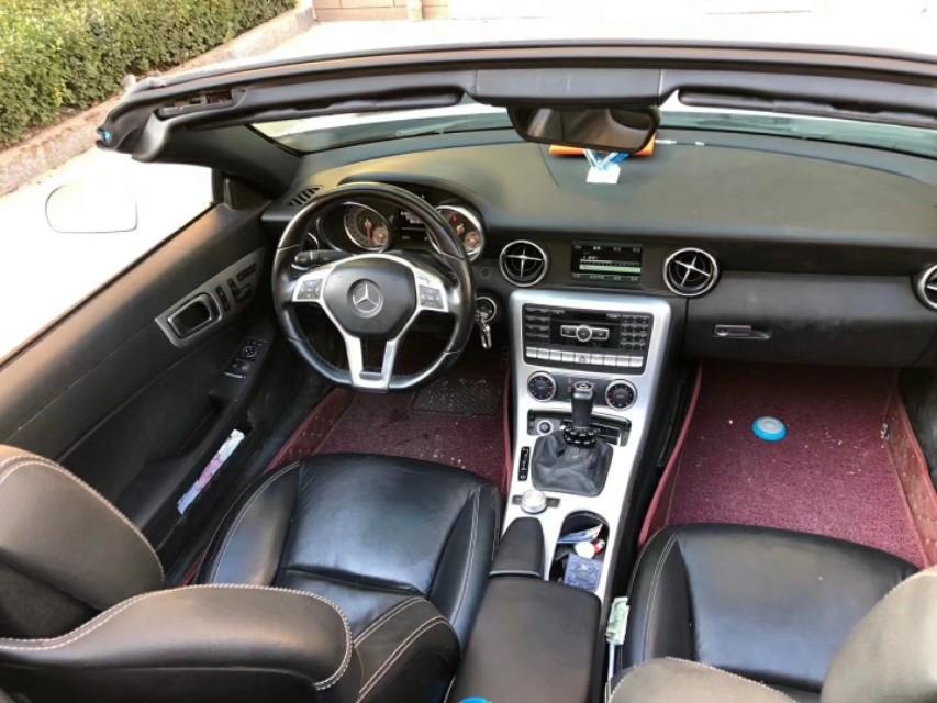 奔驰SLK200敞篷跑车报价，经典敞篷跑车的价值解析