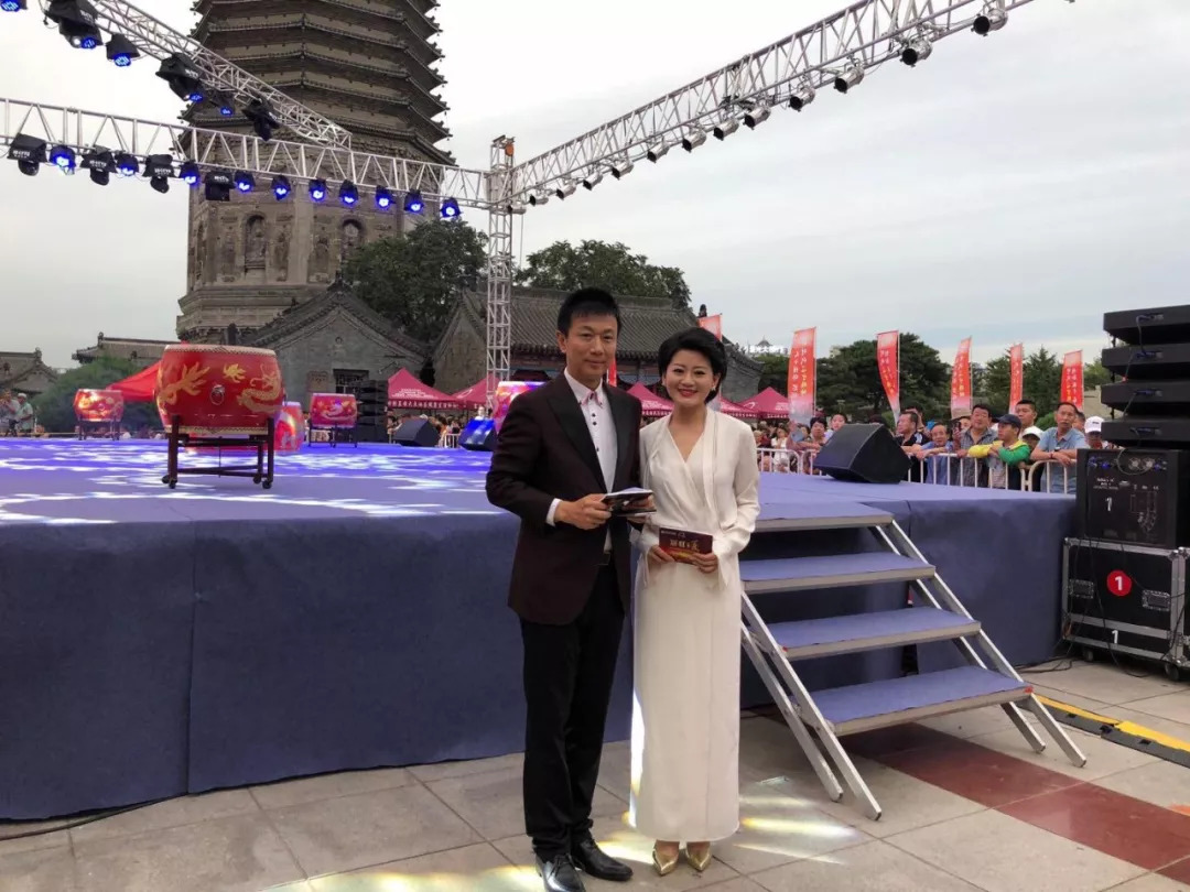 荧屏双璧，辽宁卫视的王晓明与魏菲菲，那些年我们共同守候的声影