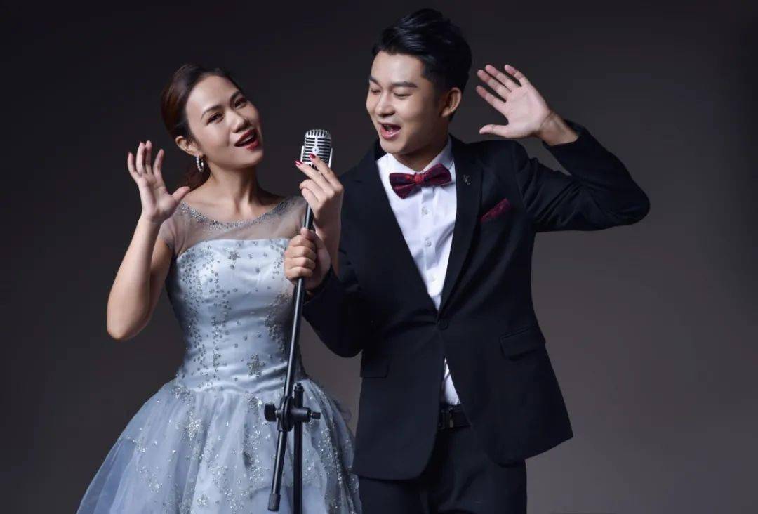 荧屏双璧，辽宁卫视的王晓明与魏菲菲，那些年我们共同守候的声影