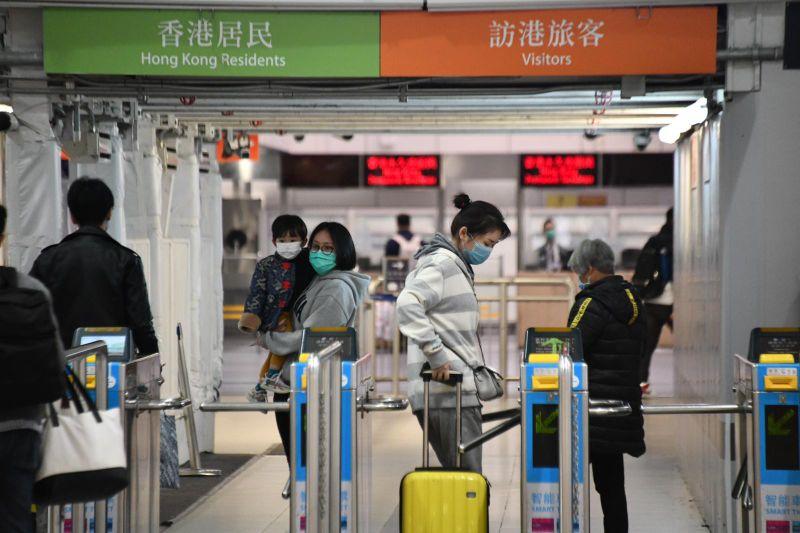 内地与香港迈出全面通关关键一步 15日起赴港免隔离重塑两地交流新格局 内地与香港迈出全面通关关键一步 15日起赴港免隔离重塑两地交流新格局