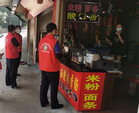 风雪无情人有情—张家界旅客滞留事件中的温暖与坚守