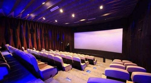 电影院何时正常营业？光影重燃背后的等待与希望