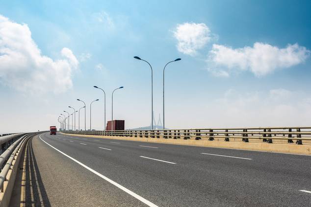 高速免费期间，以上高速还是下高速时间为准？