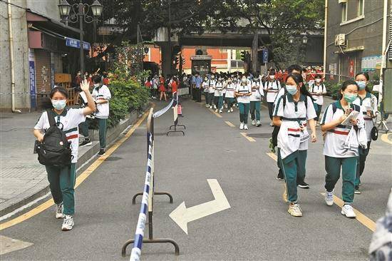 广州高风险高考，在疫情风暴中书写青春答卷