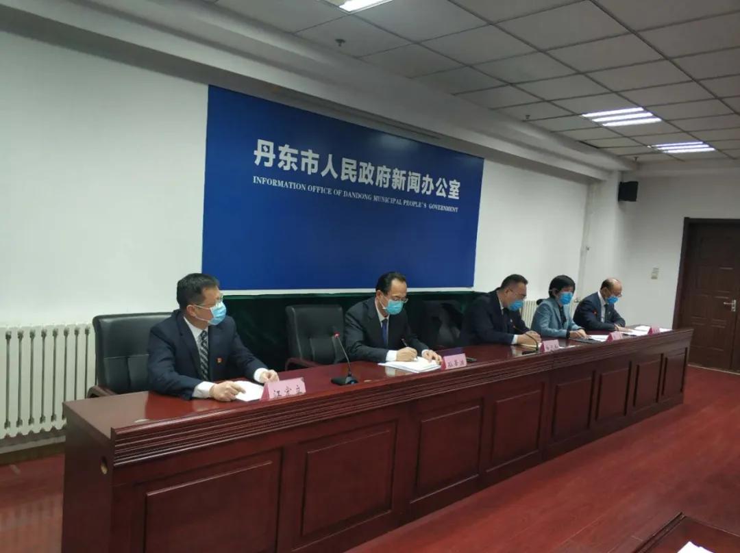 辽宁丹东疫情防控形势严峻，新增29例死亡病例