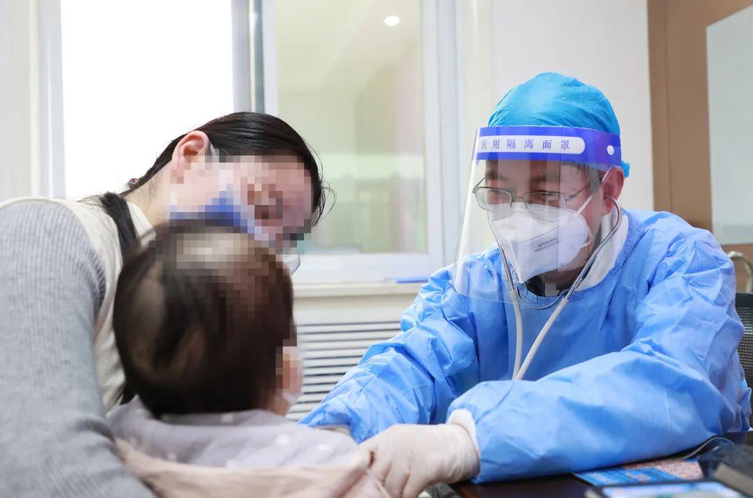 郑州阳性患者的抗疫纪实，坚韧与希望的城市交响