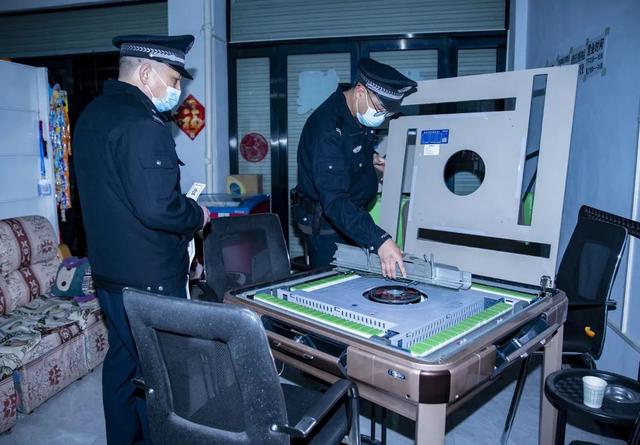 棋牌室成疫情传播放大器，防控网如何织密？