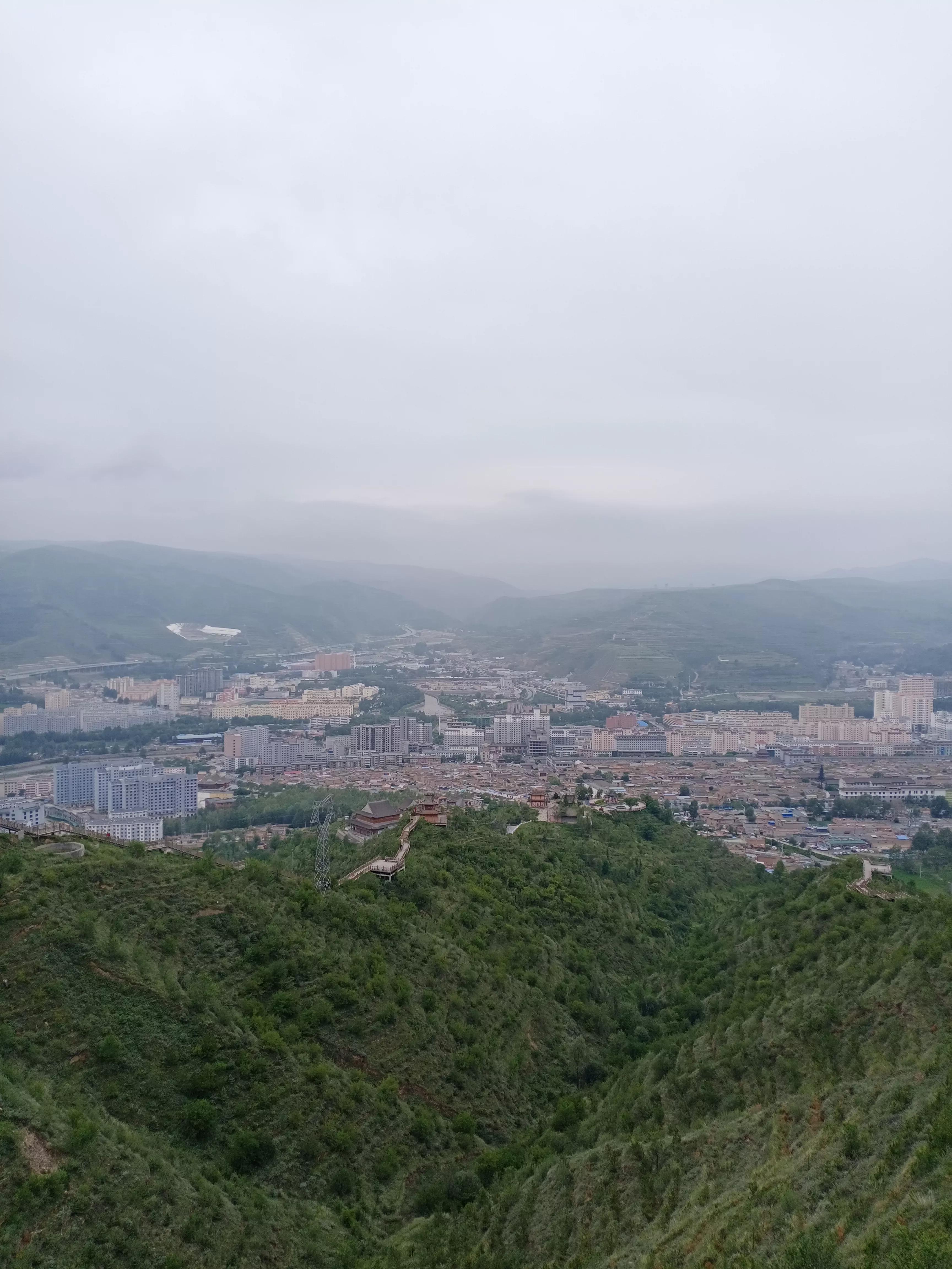 西宁疑似，迷雾笼罩下的高原古城