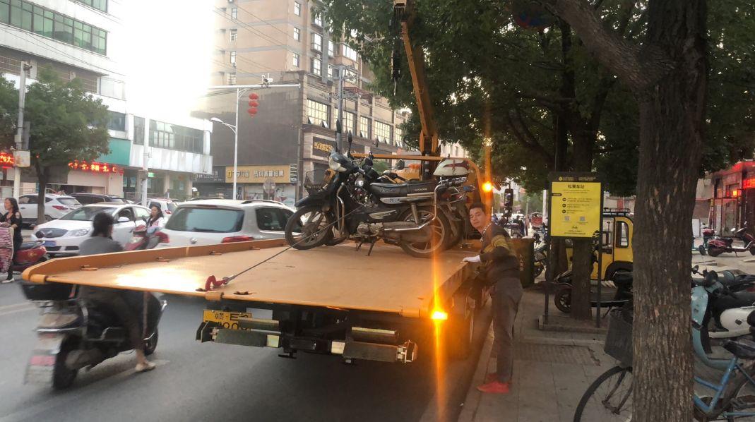 铅山古镇街头红绿灯 铅山古镇街头红绿灯