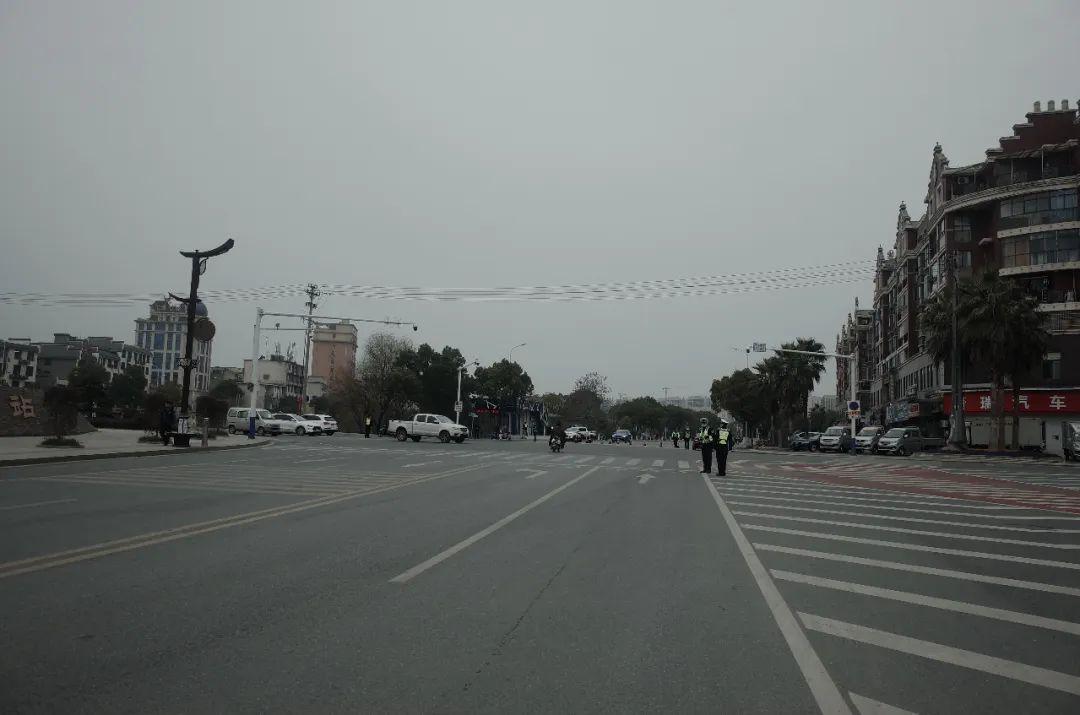 铅山古镇街头红绿灯 铅山古镇街头红绿灯