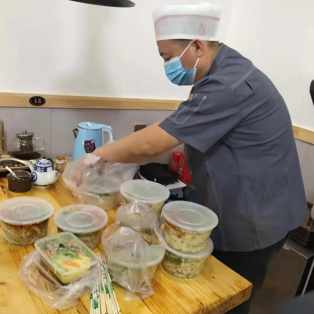 哈尔滨防疫最新通知消息，精准防控再升级，市民生活有序保障