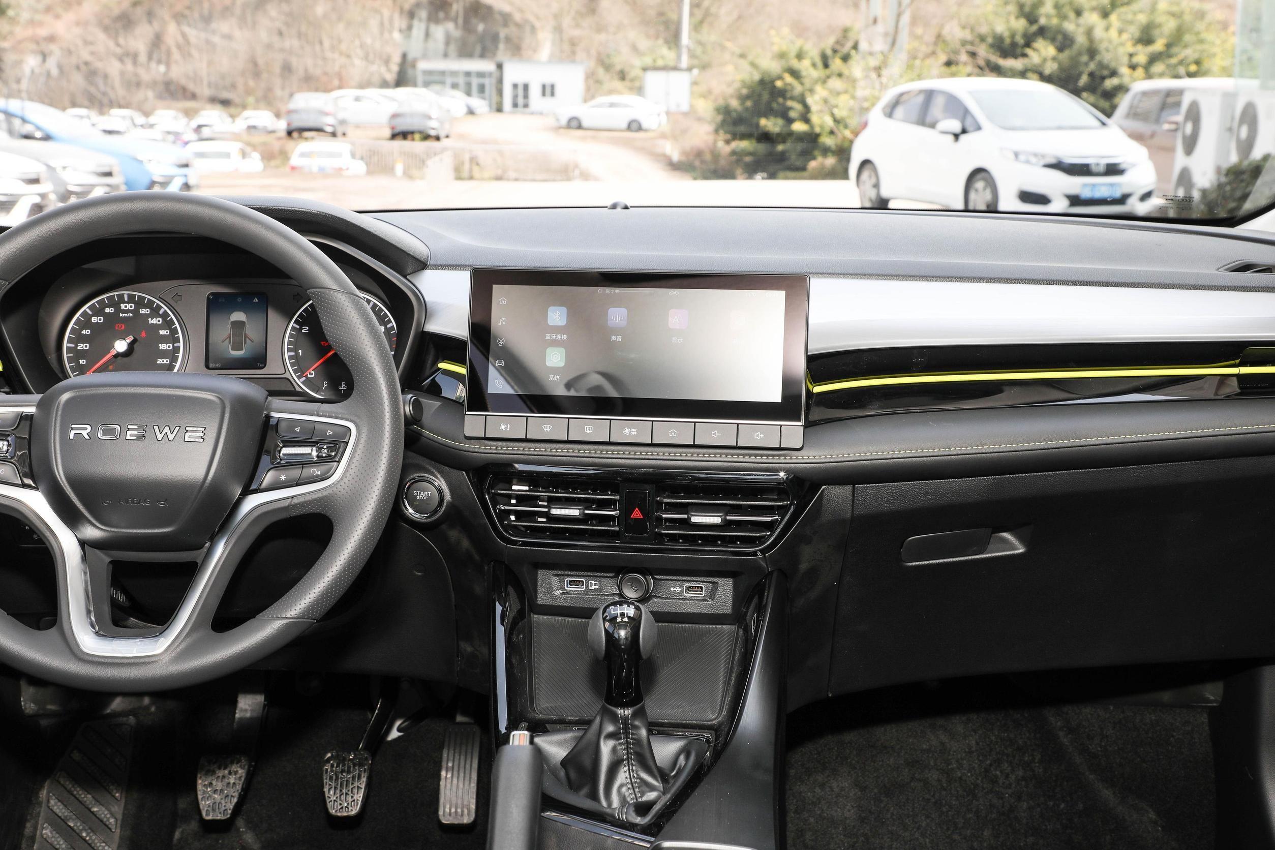 名爵MG5 2025款落地价解析，高性价比家轿新选择