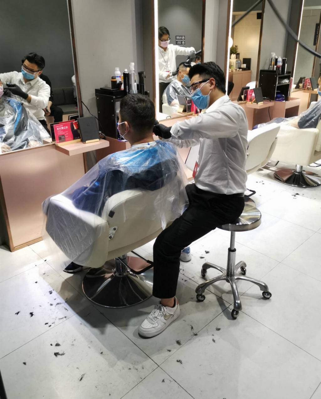 全国二月疫情形势持续平稳 防控措施优化保障生产生活